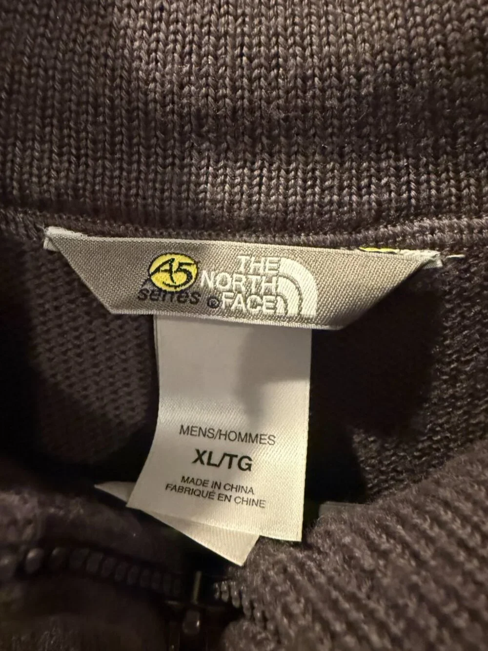 XL Men's 1/4 Zip North Face Sweater